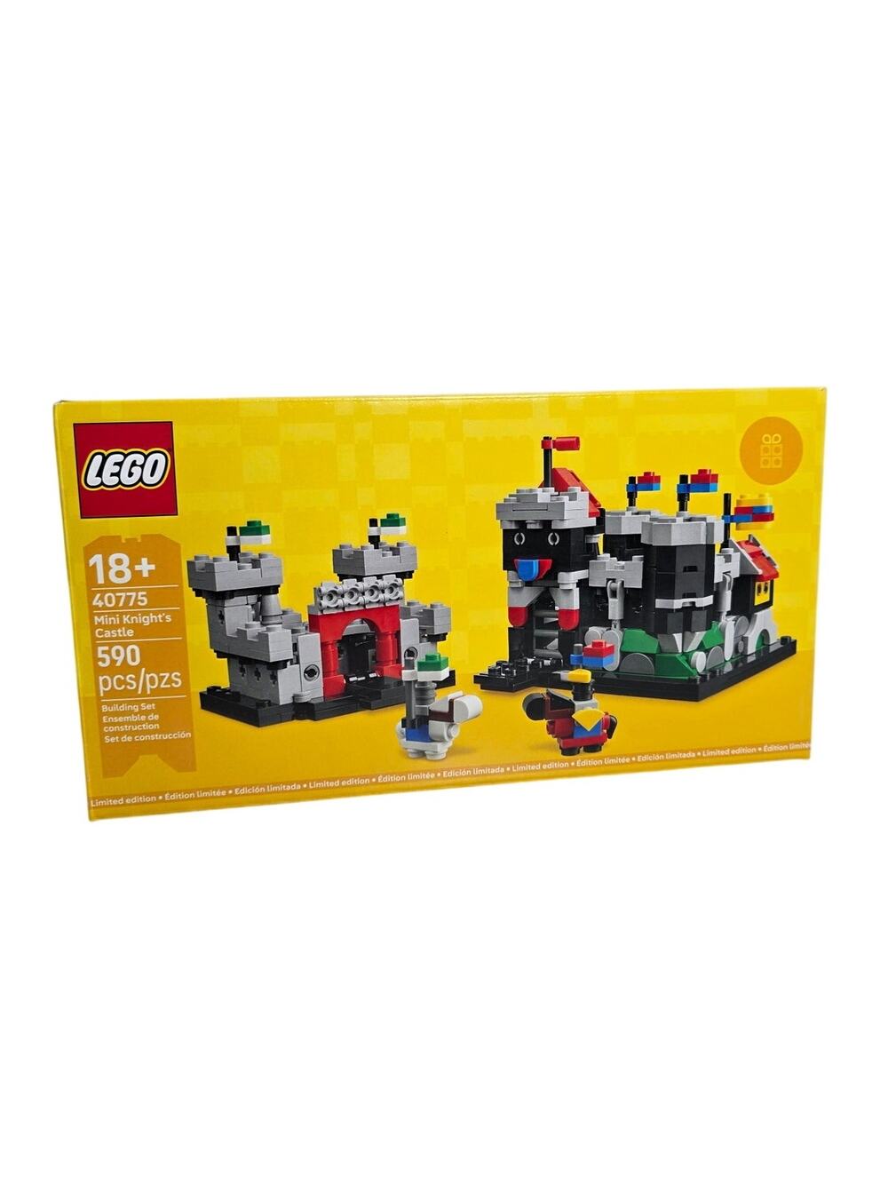 LEGO 40775 Mini Knight's Castle NWT 590 Piece Medieval Castle Building Set Gift